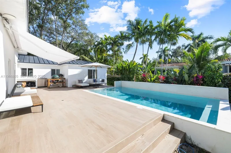 11370 NE 8th Ave, Miami, Florida, United States. - Photo 2