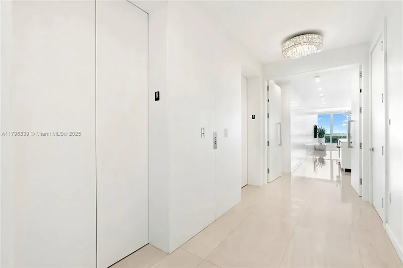 100 S Pointe Drive 903, Miami Beach, Florida, United States. - Photo 6