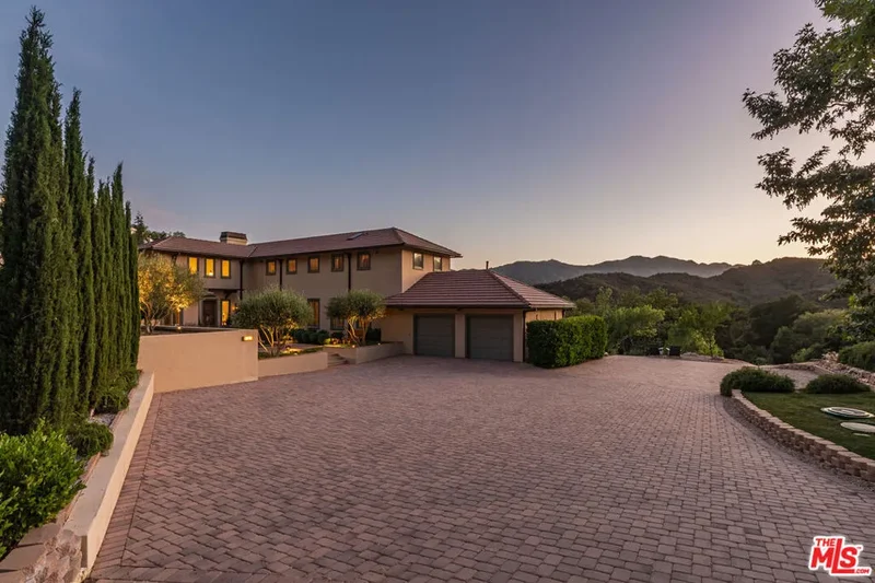 1045 Cold Canyon Road, Hidden Hills, California, United States. - Photo 48