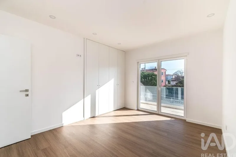Marinha Grande Town House