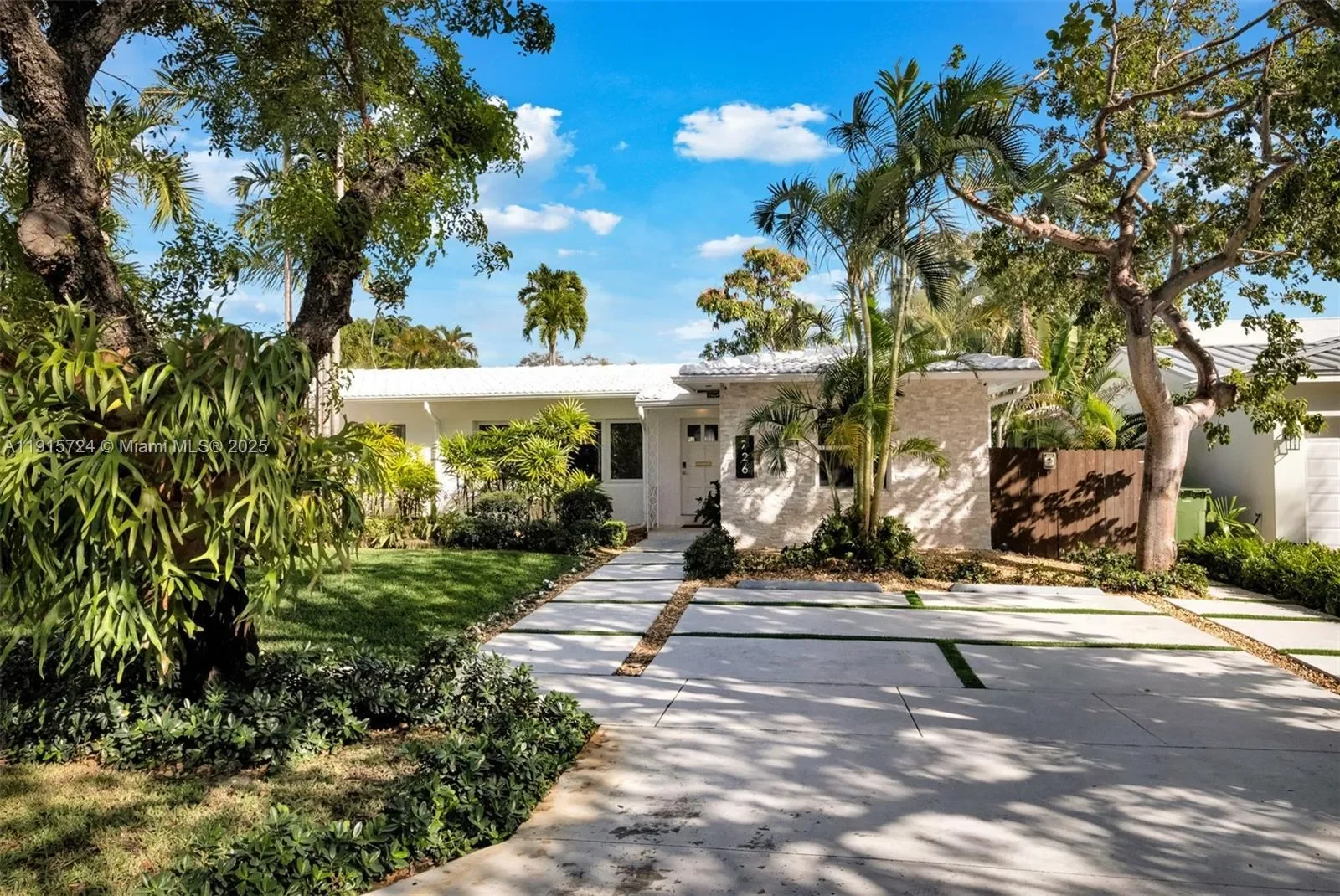 726 NE 17th Way, Fort Lauderdale, Florida, United States. - Photo 27