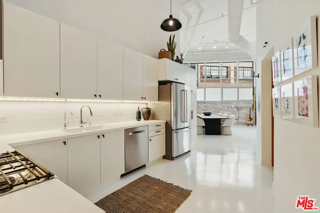 500 Molino Street 101, Los Angeles, California, United States. - Photo 26