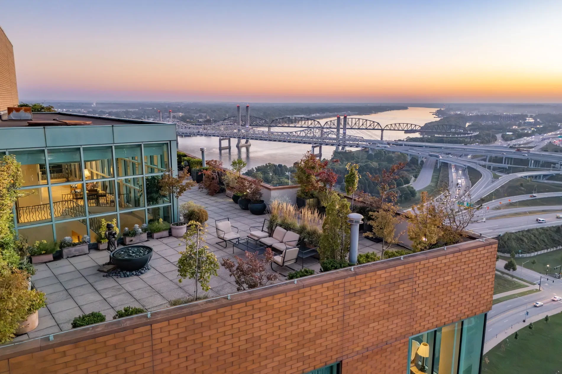 222 East Witherspoon Street #2200, Louisville, KY 40202, Watterson Park, Kentucky, United States. - Photo 46