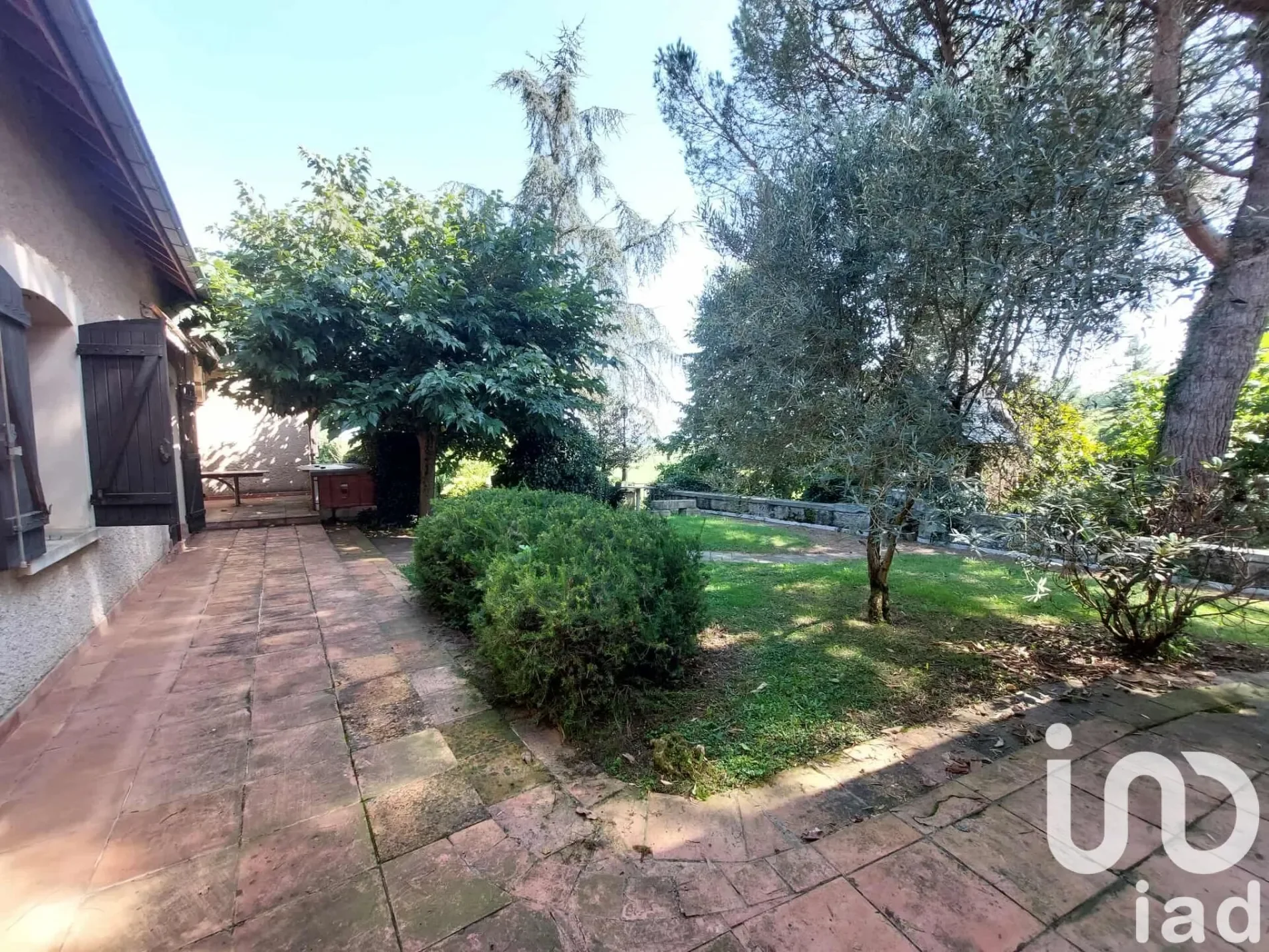 Exterior photo 10