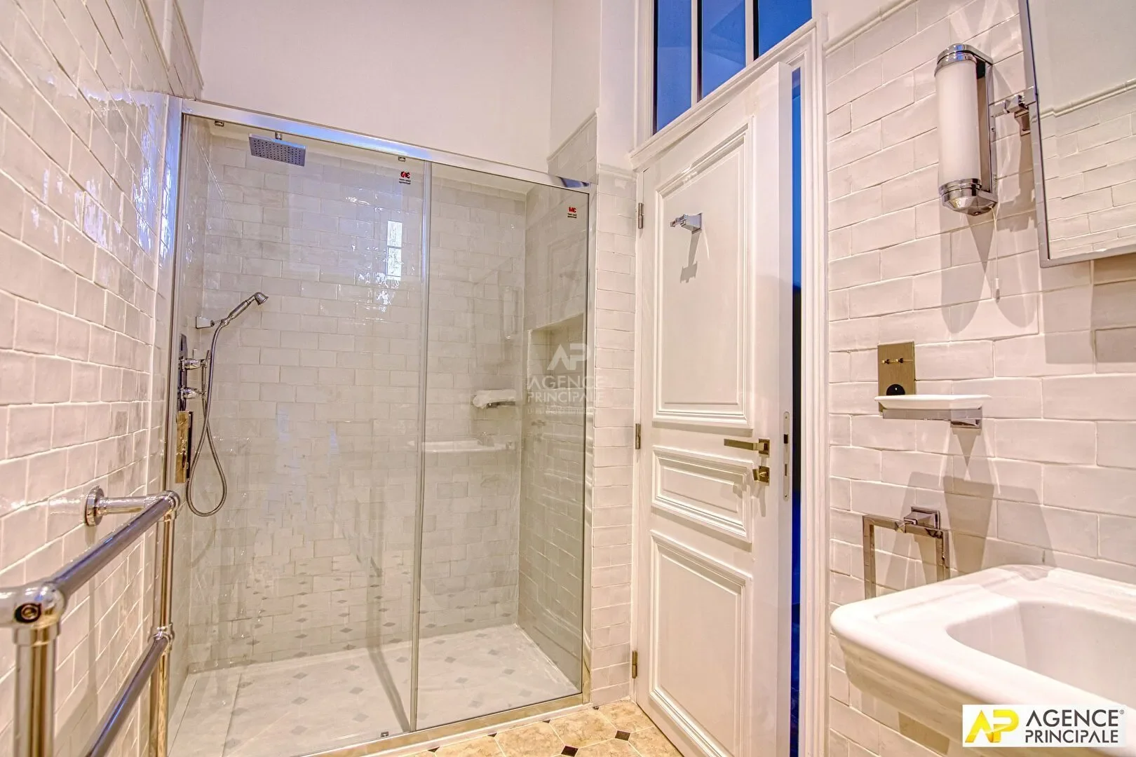 Gallery photo 3