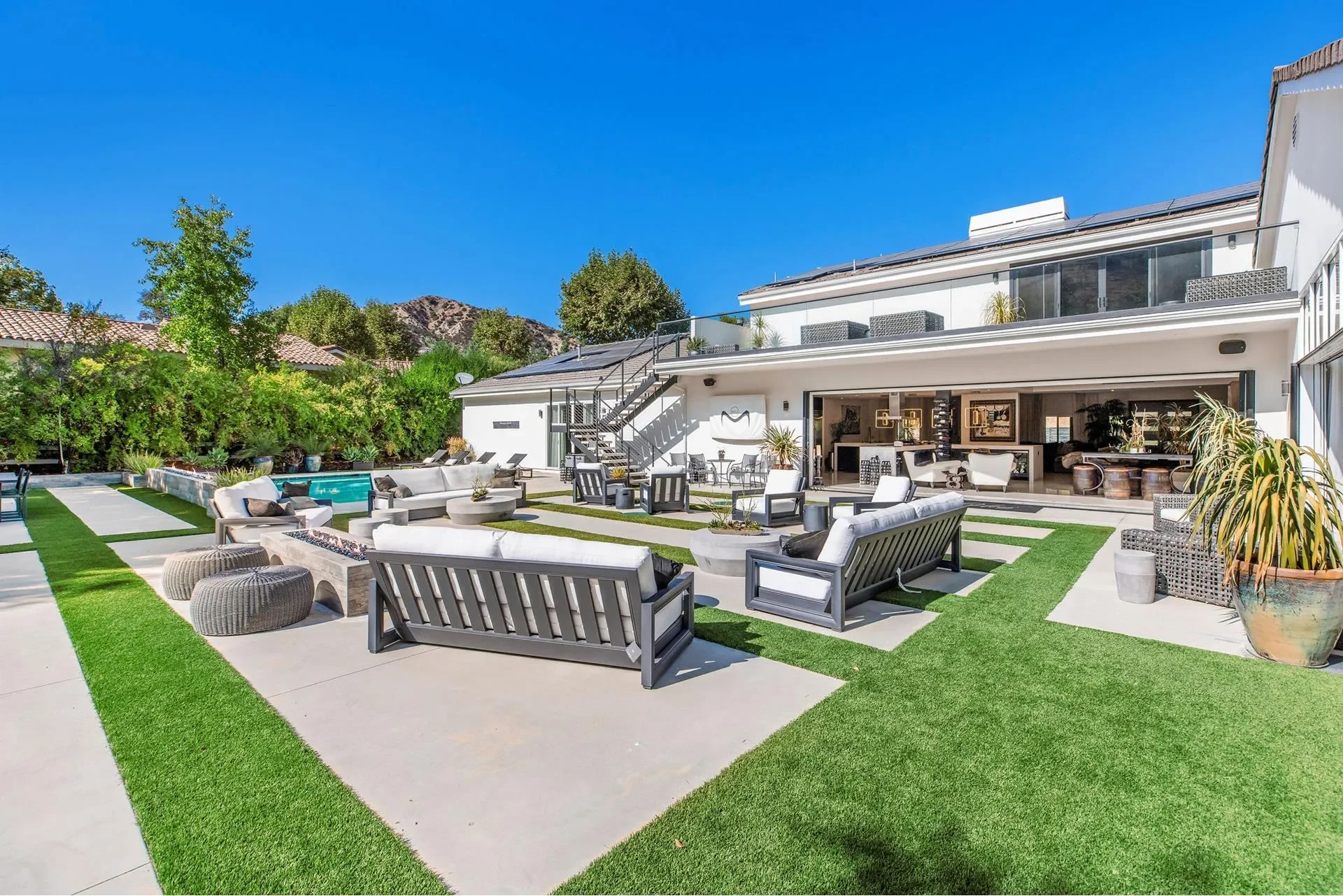 207 SADDLEBOW Road, Bell Canyon, California, United States. - Photo 26