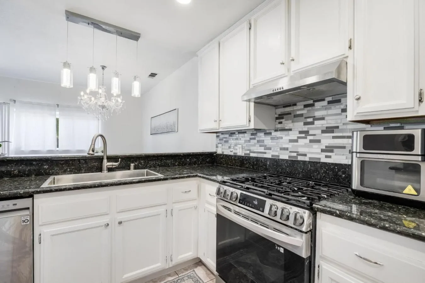 5045 N Laguna Drive, Elk Grove, California, United States. - Photo 20