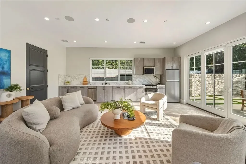 20511 Wells Drive, Los Angeles, California, United States. - Photo 42