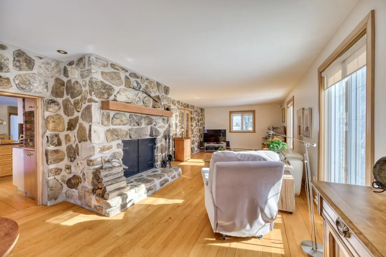 1009 Boul L'Assomption, Repentigny, Quebec, Canada. - Photo 10