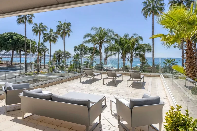 Luxury Seaside Apartment on the Croisette, Cannes