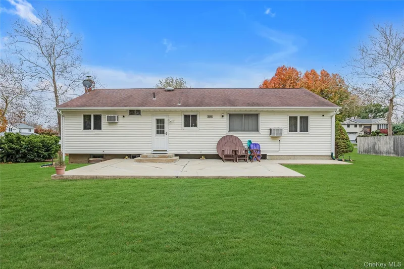 21 Yeoman Drive, East Northport, New York, United States. - Photo 13