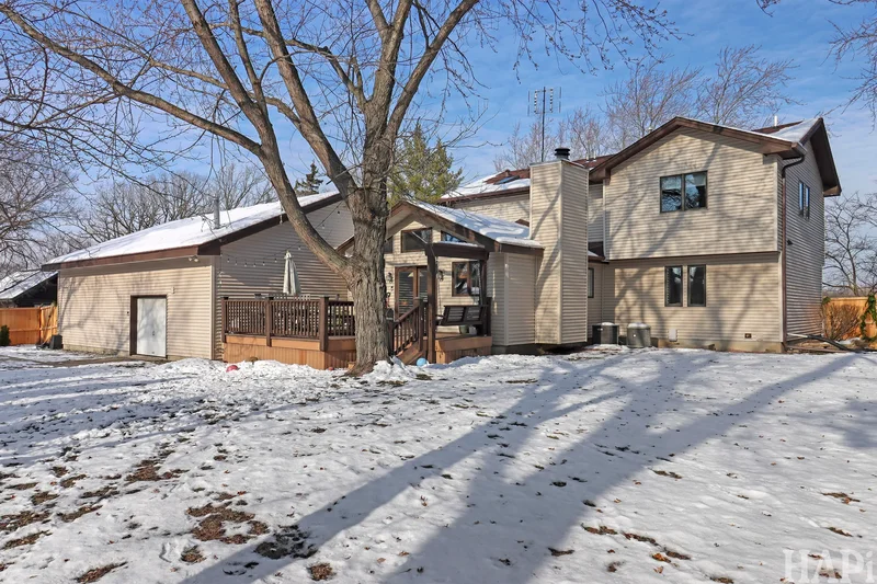 15043 W Buckley Road , Libertyville, IL 60048, Libertyville, Illinois, United States. - Photo 35