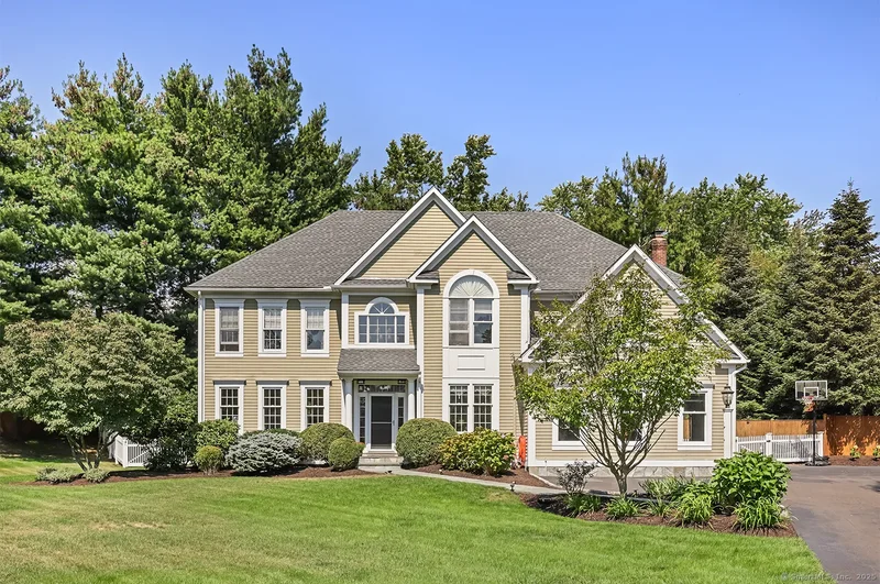 305 South Gate Lane, Fairfield, CT, 06890, USA, Fairfield, Connecticut, United States. - Photo 31