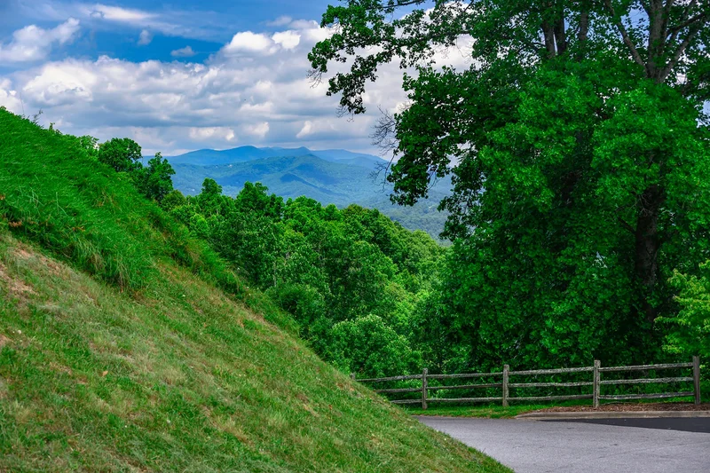 62 Destination Drive, Asheville, NC 28806, Asheville, North Carolina, United States. - Photo 17