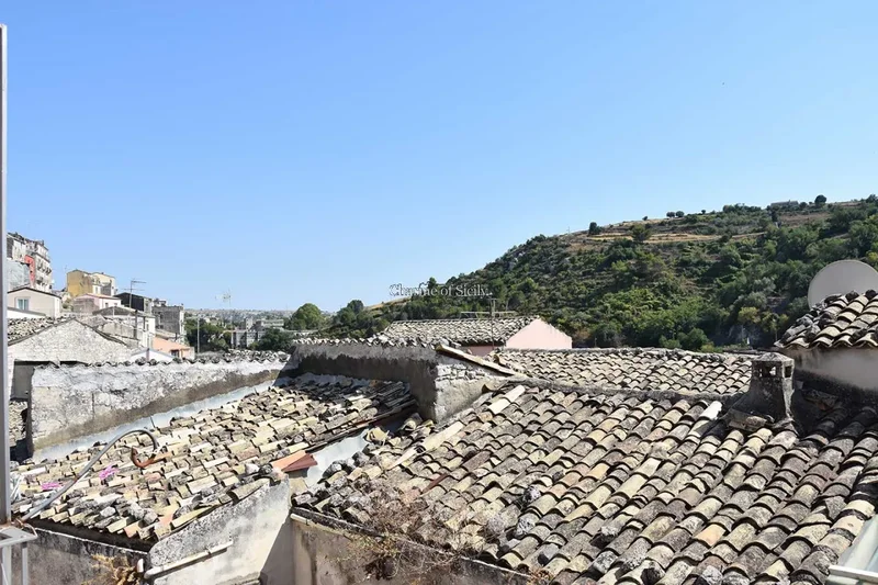 via chiasso guerra, Ragusa, Sicily, Italy. - Photo 68