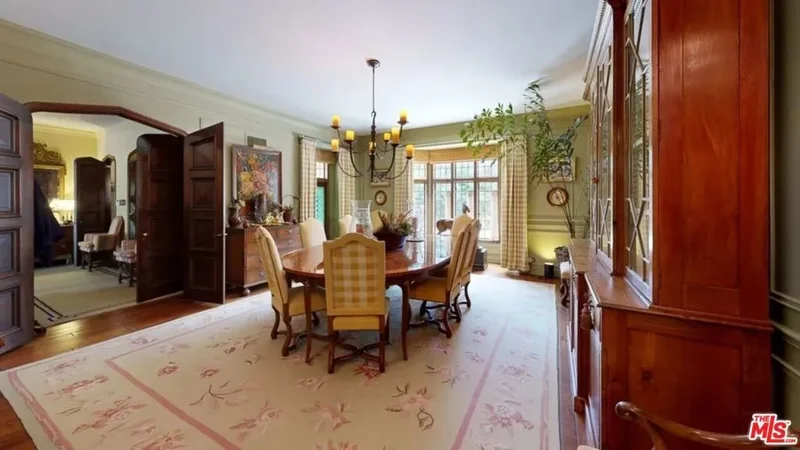 570 S Mapleton Drive, Los Angeles, California, United States. - Photo 23