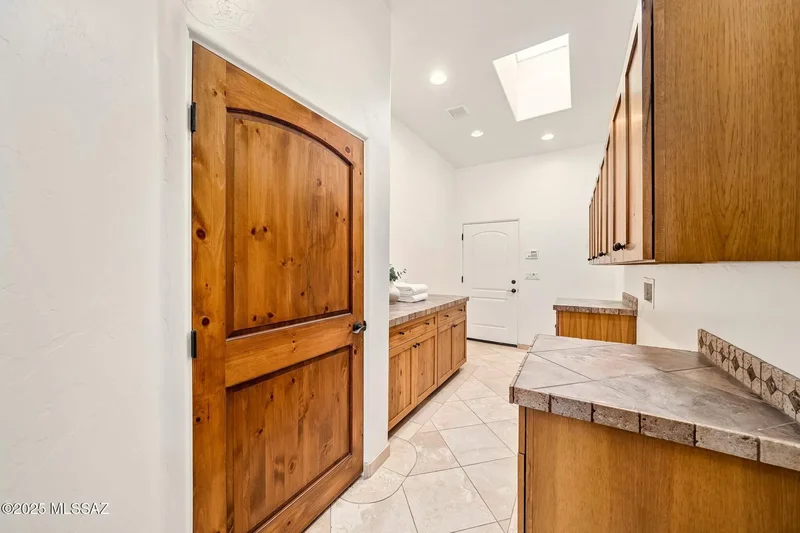 645 S Via Golondrina, Tucson, AZ, 85716, USA, Tucson, Arizona, United States. - Photo 47