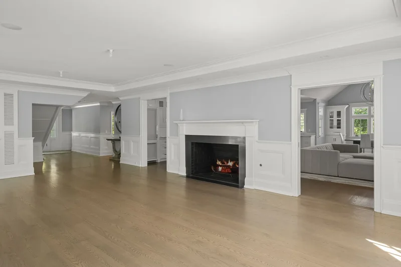 8 East Huxley Drive , Lloyd Harbor, NY 11743, Lloyd Harbor, New York, United States. - Photo 6