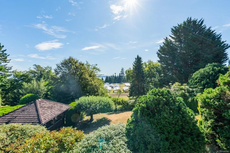 8833 Haro Park Terr, North Saanich, BC V8L 3Z3, North Saanich, British Columbia, Canada. - Photo 15