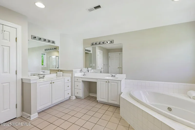 9 Bennett Court, Marlboro, NJ 07746, Marlboro Township, New Jersey, United States. - Photo 38