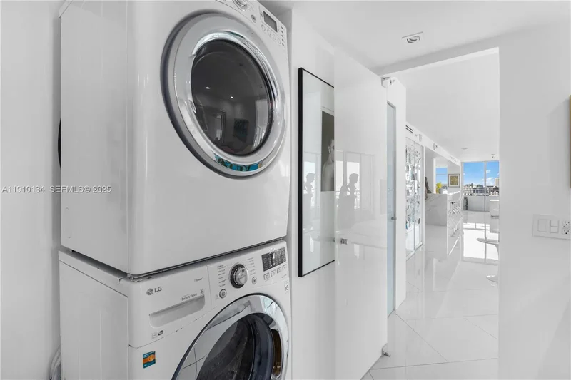 400 S Pointe Dr 2310, Miami Beach, Florida, United States. - Photo 35