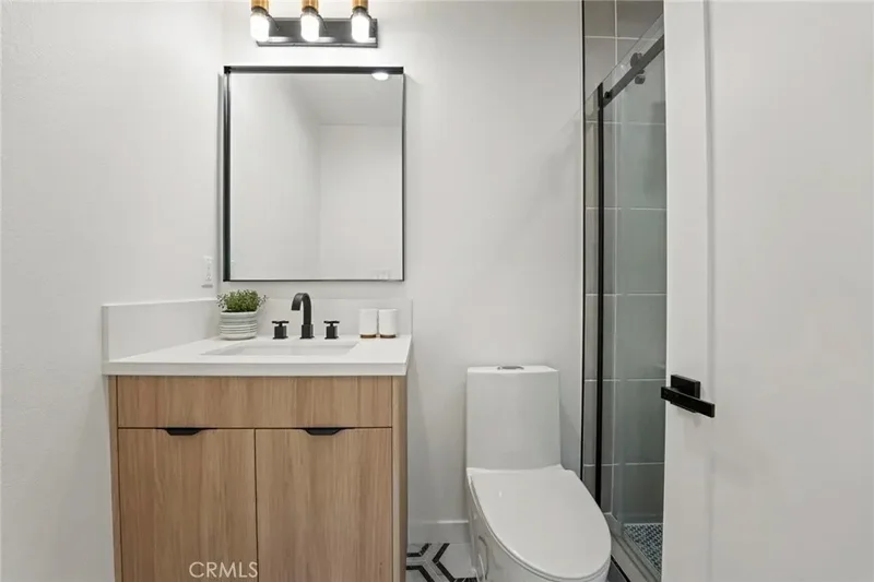 5308 S Victoria, Los Angeles, California, United States. - Photo 32