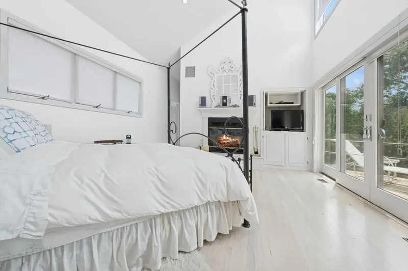 61 Hidden Cove Ct, Southampton, New York, United States. - Photo 3