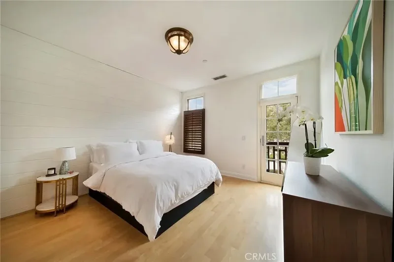 2741 Bungalow Place, Newport Beach, California, United States. - Photo 3