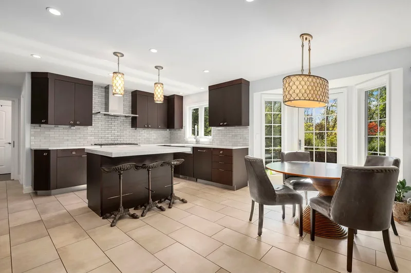 1222 Champion Forest Court, Wheaton, Illinois, United States. - Photo 7