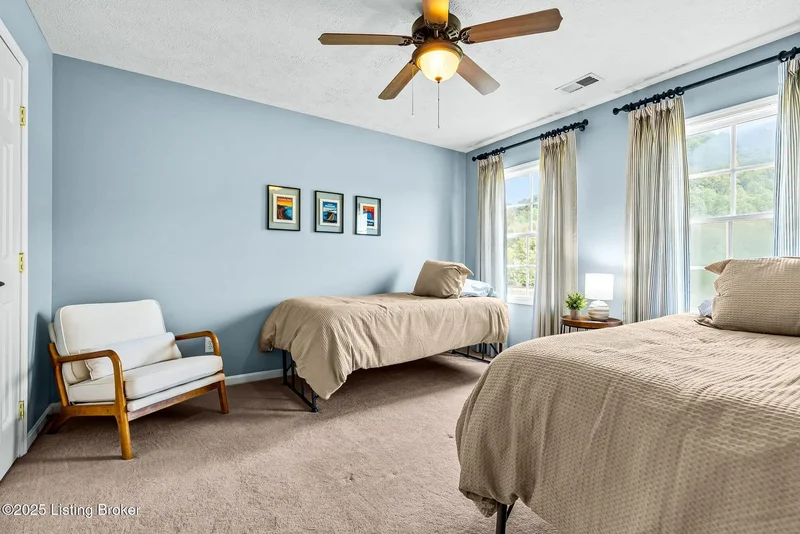 13804 1/2 Medora Rd, Louisville, KY 40272, Watterson Park, Kentucky, United States. - Photo 38