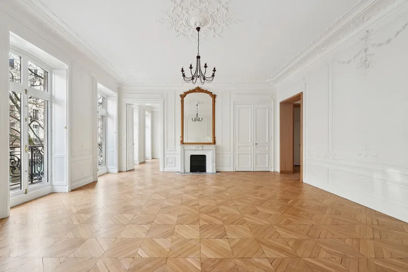PARIS, J 75008, Paris, Île-de-France, France. - Photo 3