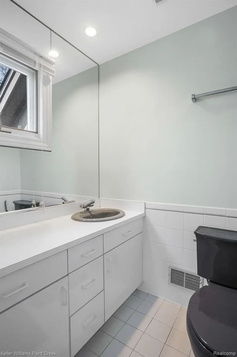 1865 Archers Pointe, Rochester Hills, MI 48306, Rochester, Michigan, United States. - Photo 3