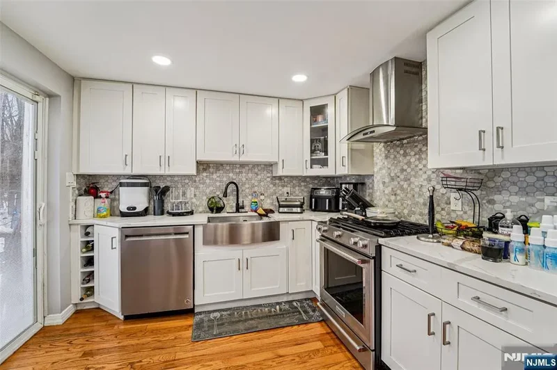 342 Lincoln Avenue, Elmwood Park, New Jersey, United States. - Photo 1
