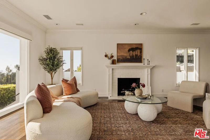 9279 Sierra Mar Drive, Los Angeles, California, United States. - Photo 15