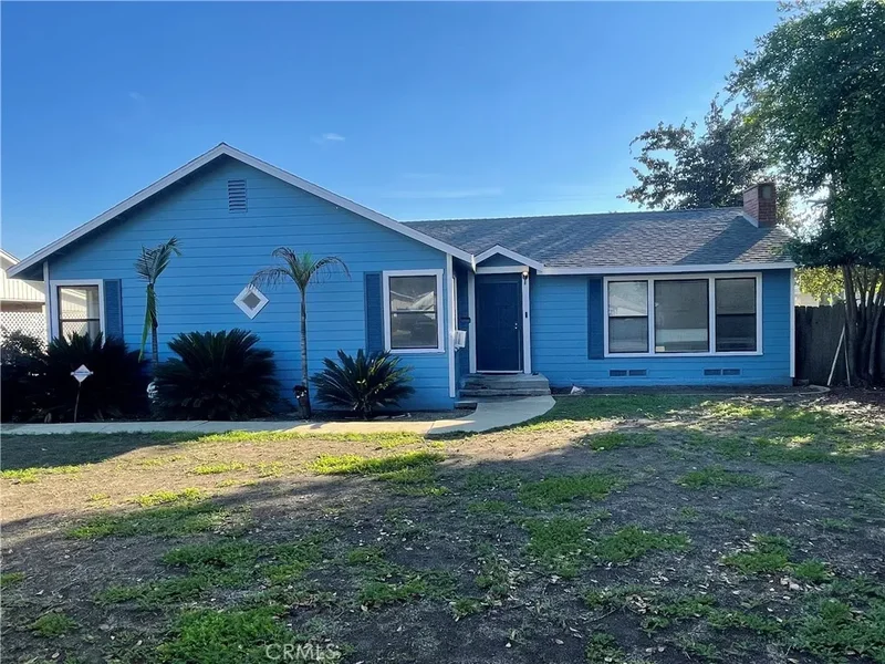 2 Bedrooms Single Family Detached