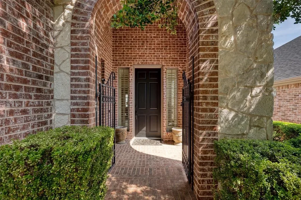 1205 Stoneoak Drive, McKinney, Texas, United States. - Photo 3