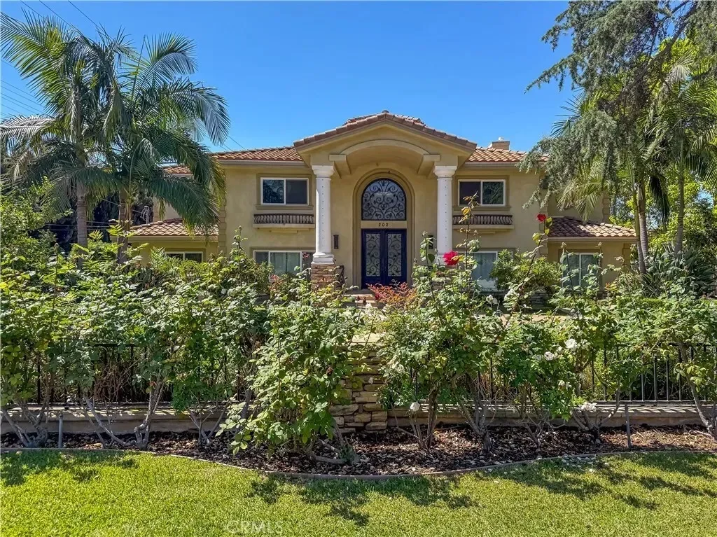 202 W Lemon Avenue, Arcadia, California, United States. - Photo 8