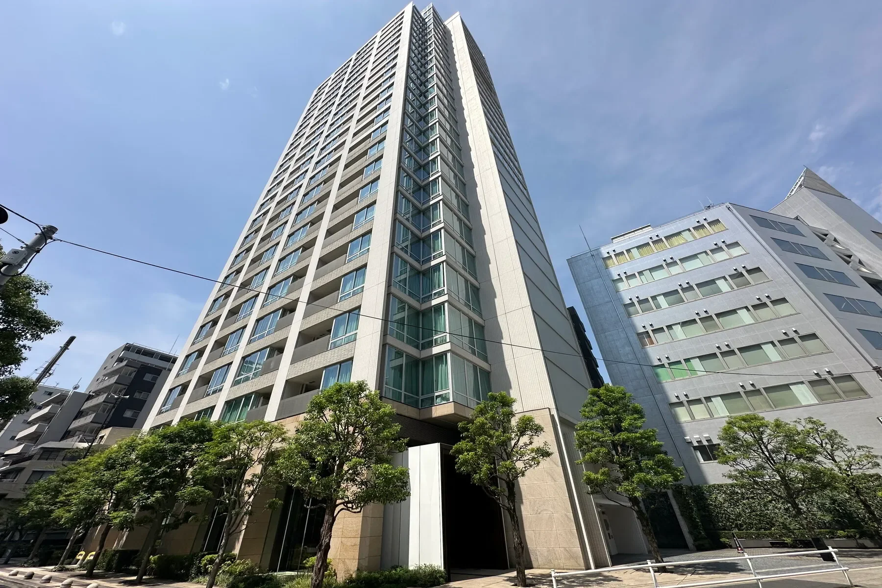 Exterior photo 2