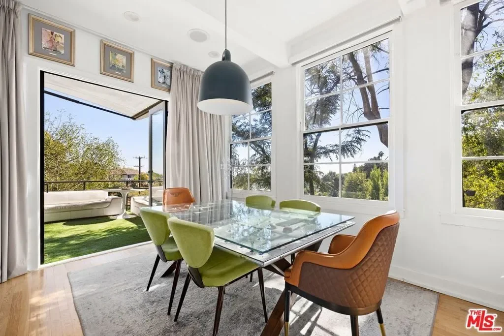 9314 Lloydcrest Drive, Beverly Hills, California, United States. - Photo 17
