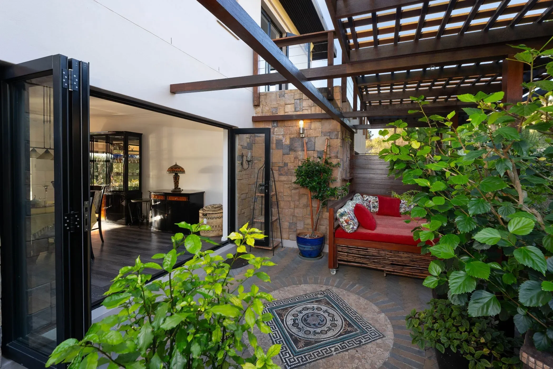 Exterior photo 12