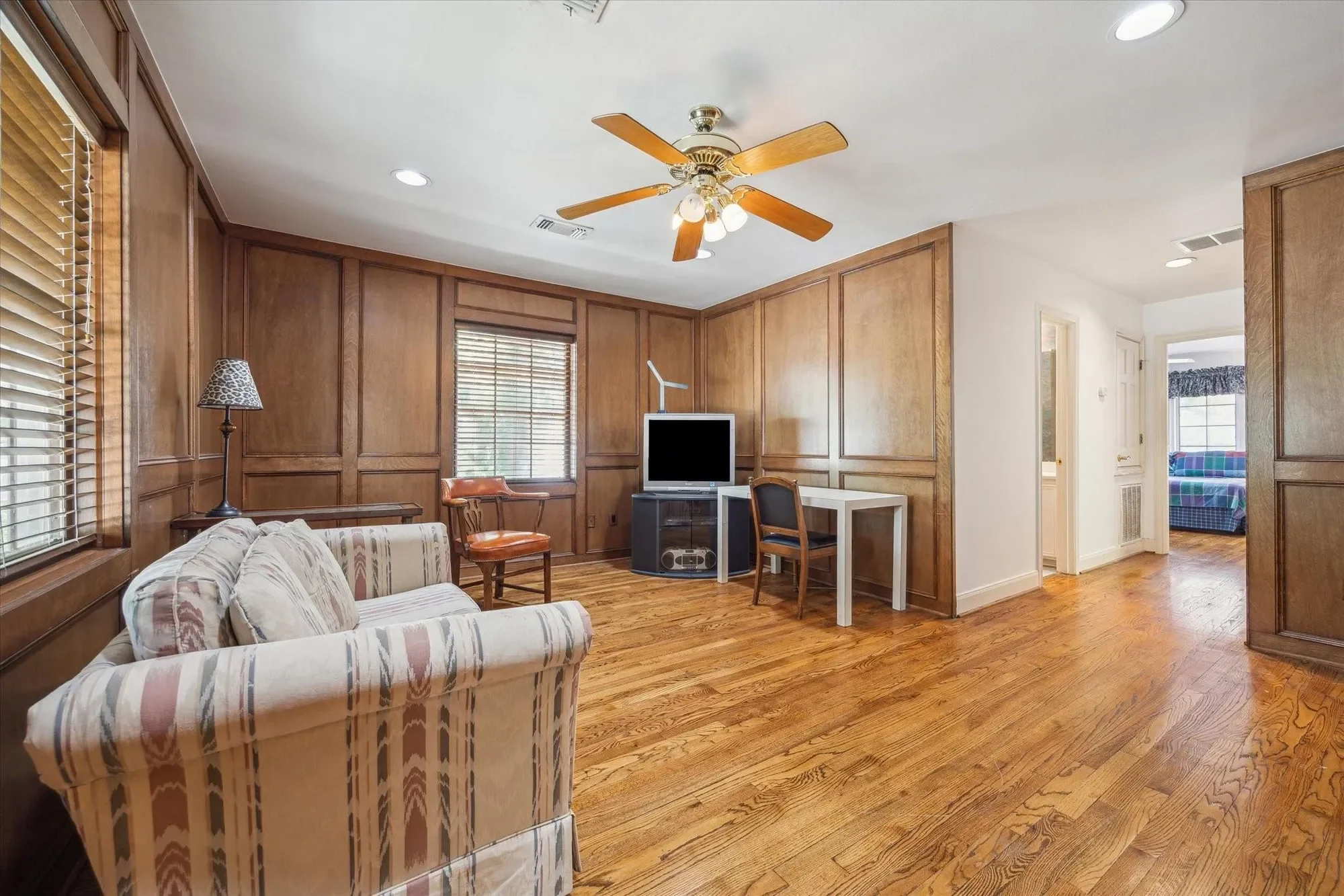 5135 Edloe Street, Houston, Texas, United States. - Photo 18
