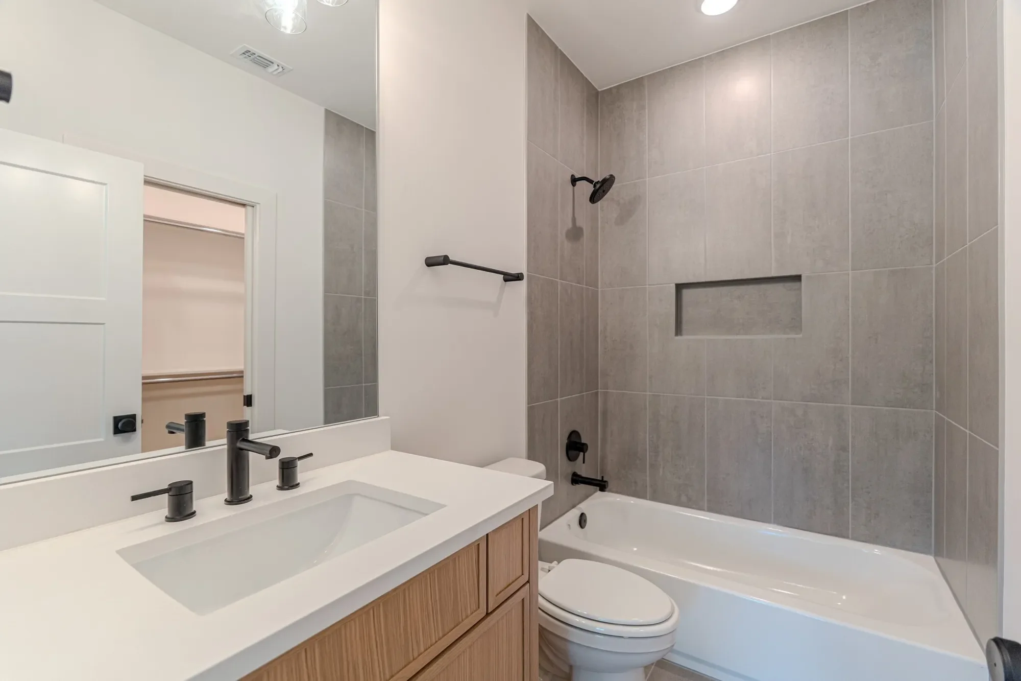 26 Squire Creek Way, The Woodlands, TX 77389, The Woodlands, Texas, United States. - Photo 24