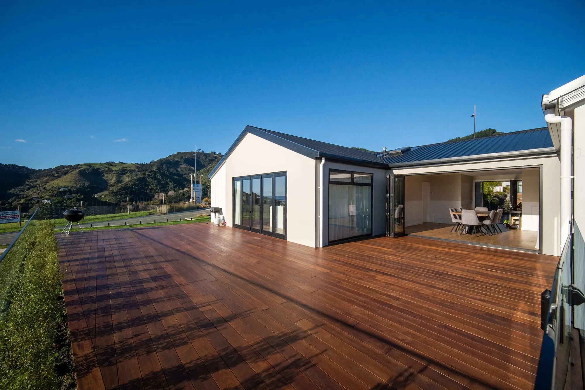 Exterior photo 4