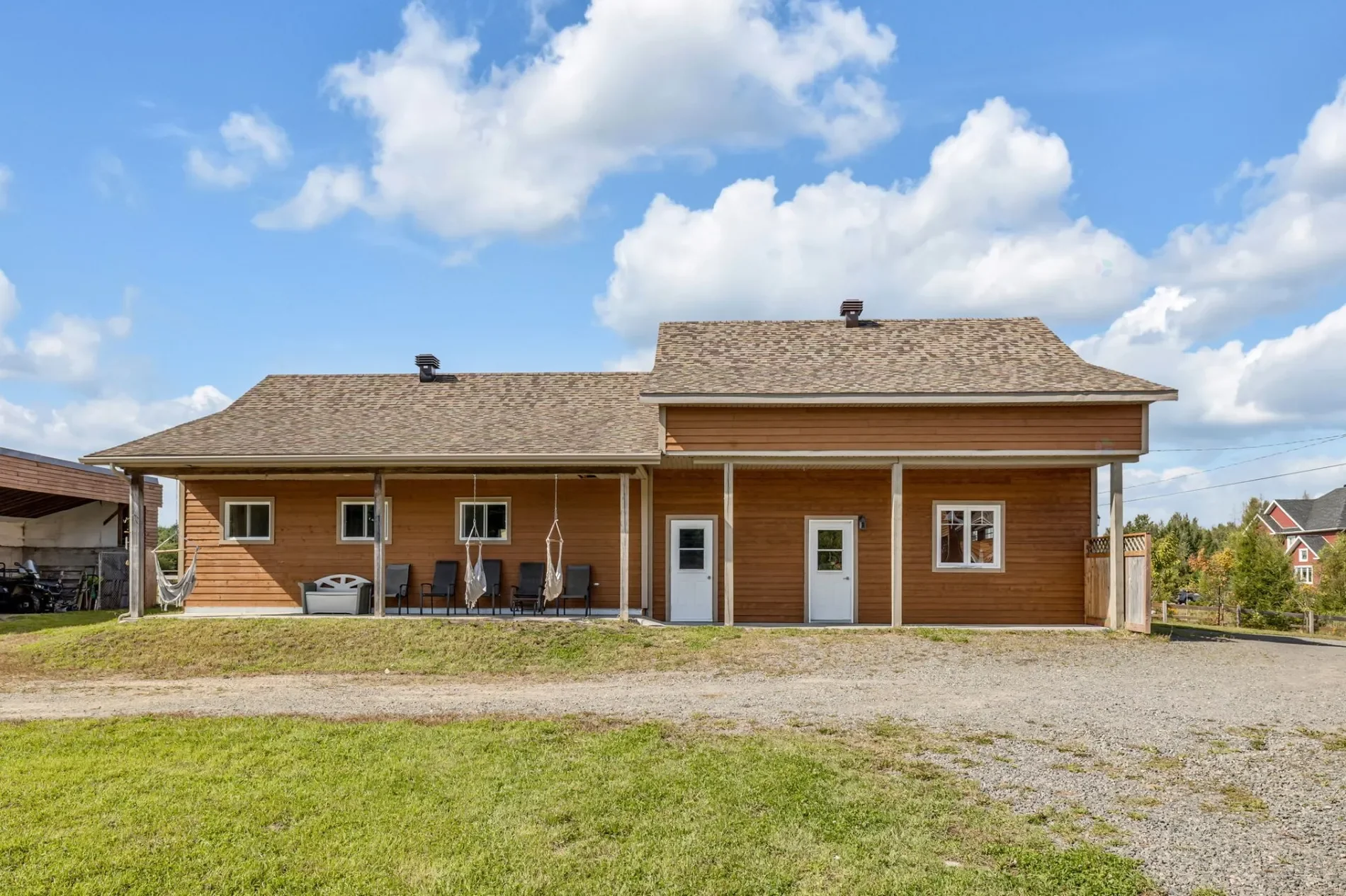 Exterior photo 7