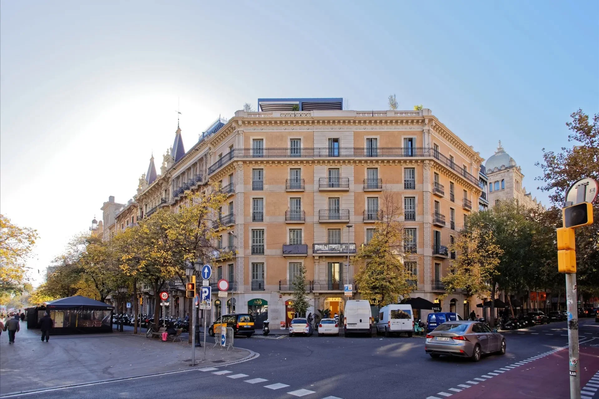 Eixample, Barcelona, Spain. - Photo 10