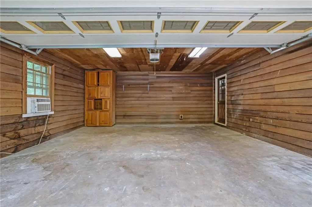 Exterior photo 9