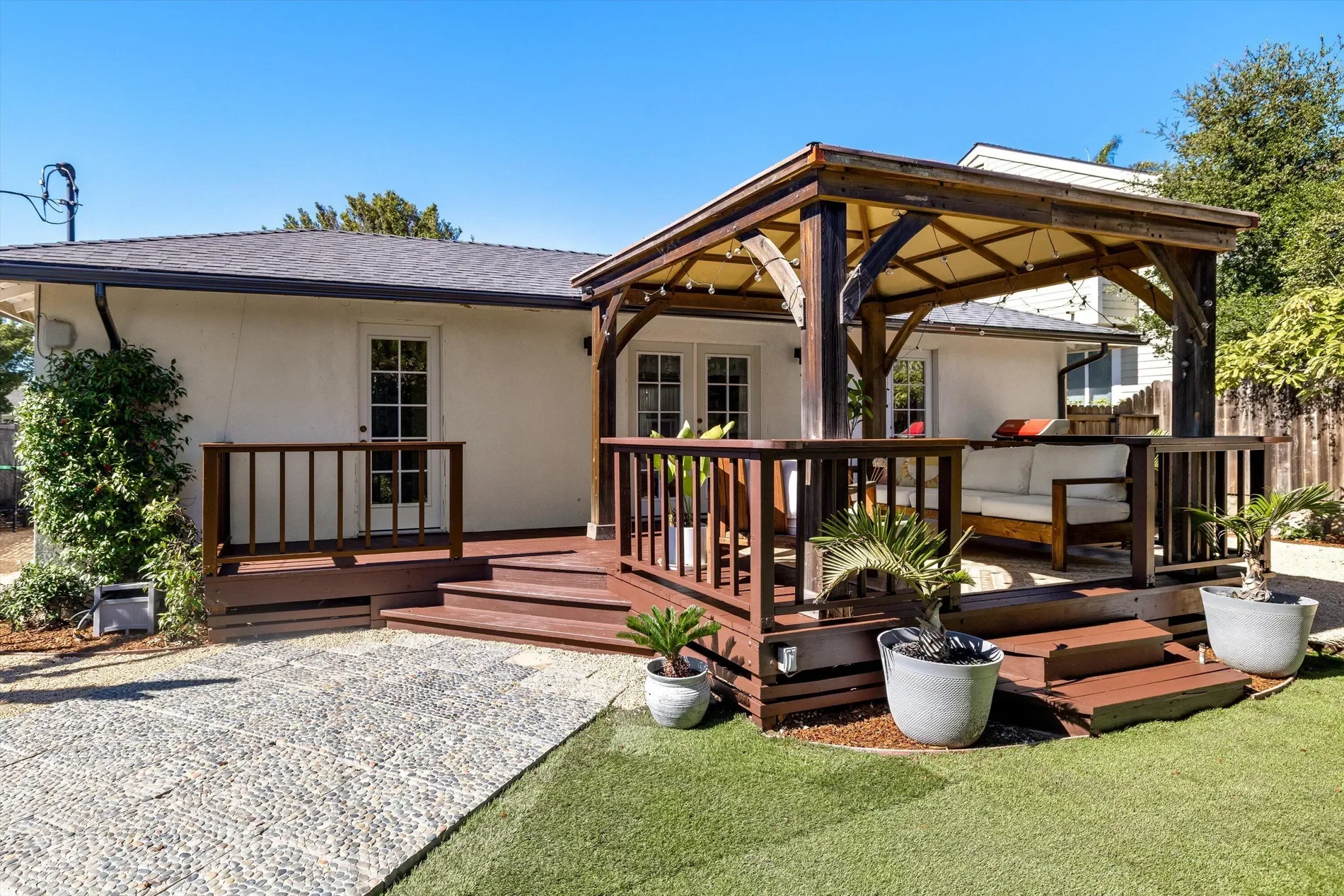 246 San Julian Avenue, Santa Barbara, California, United States. - Photo 22