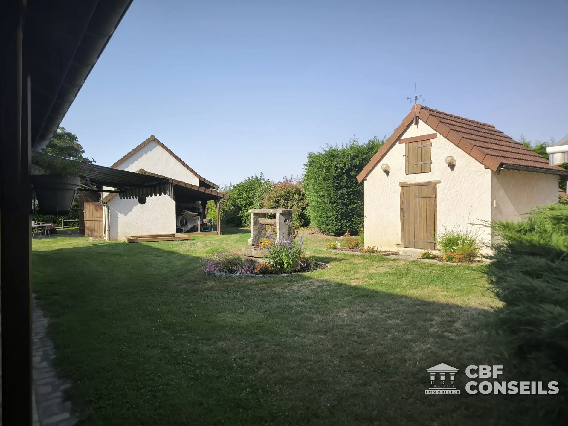 Exterior photo 8