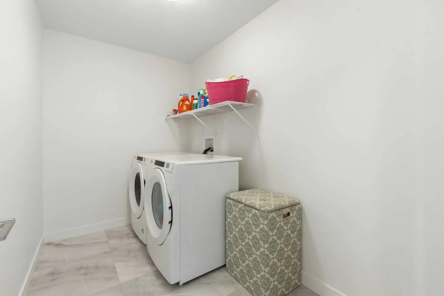 1635 Baywater Street SW, Airdrie, Alberta, Canada. - Photo 37