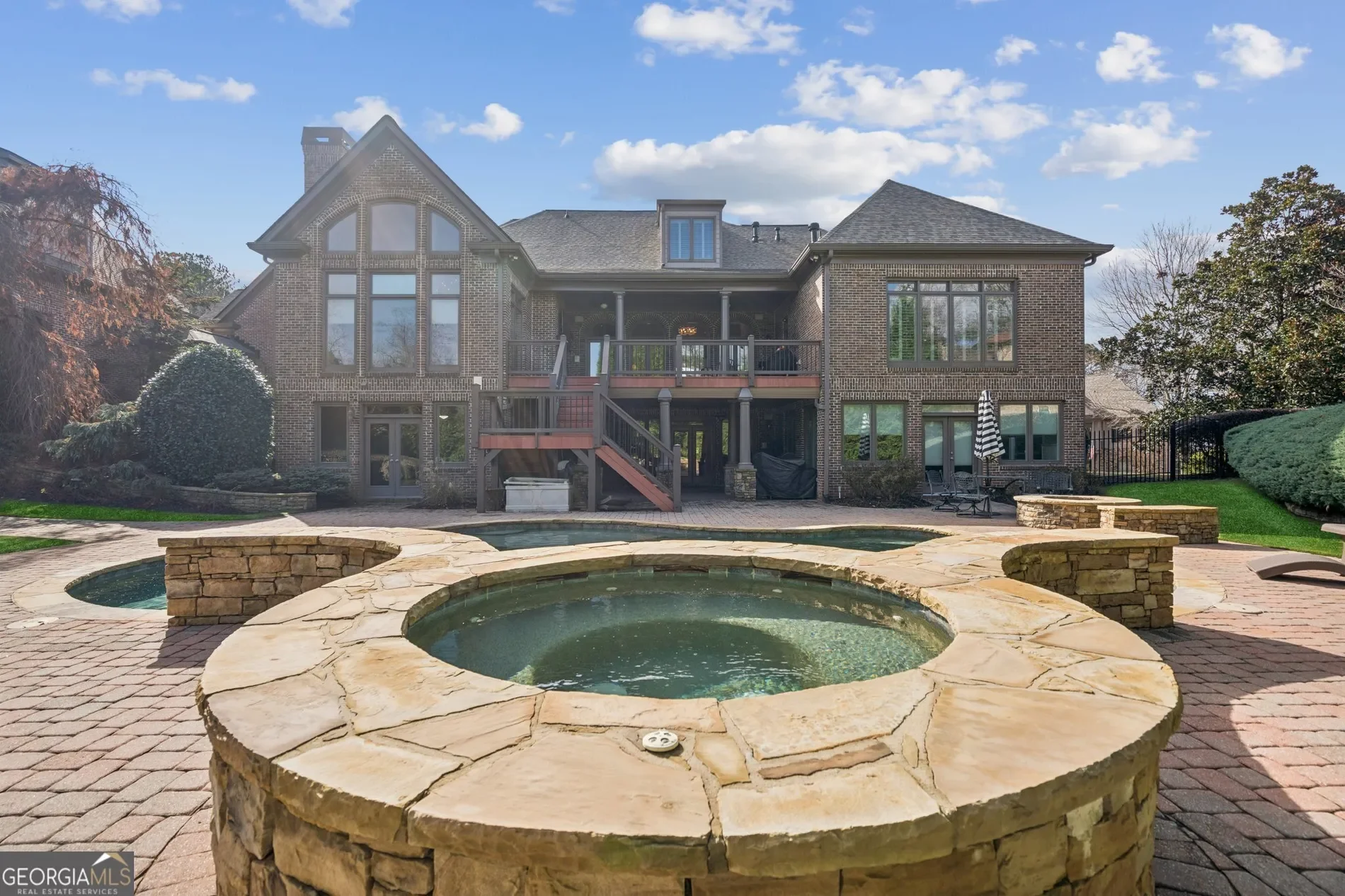 Exterior photo 12